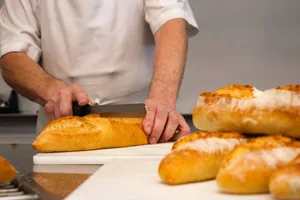 Seit Aldi ein 500-g-Brot für unter 1 Franken lanciert hat, ist Brot zum Symbol des Preiskampfes im Detailhandel geworden.