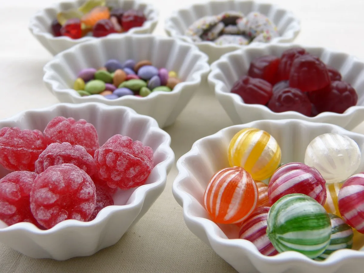 sweets-g59e1218d1_1280 Schweizer Süssigkeiten sind wieder gefragt – vor allem im Ausland