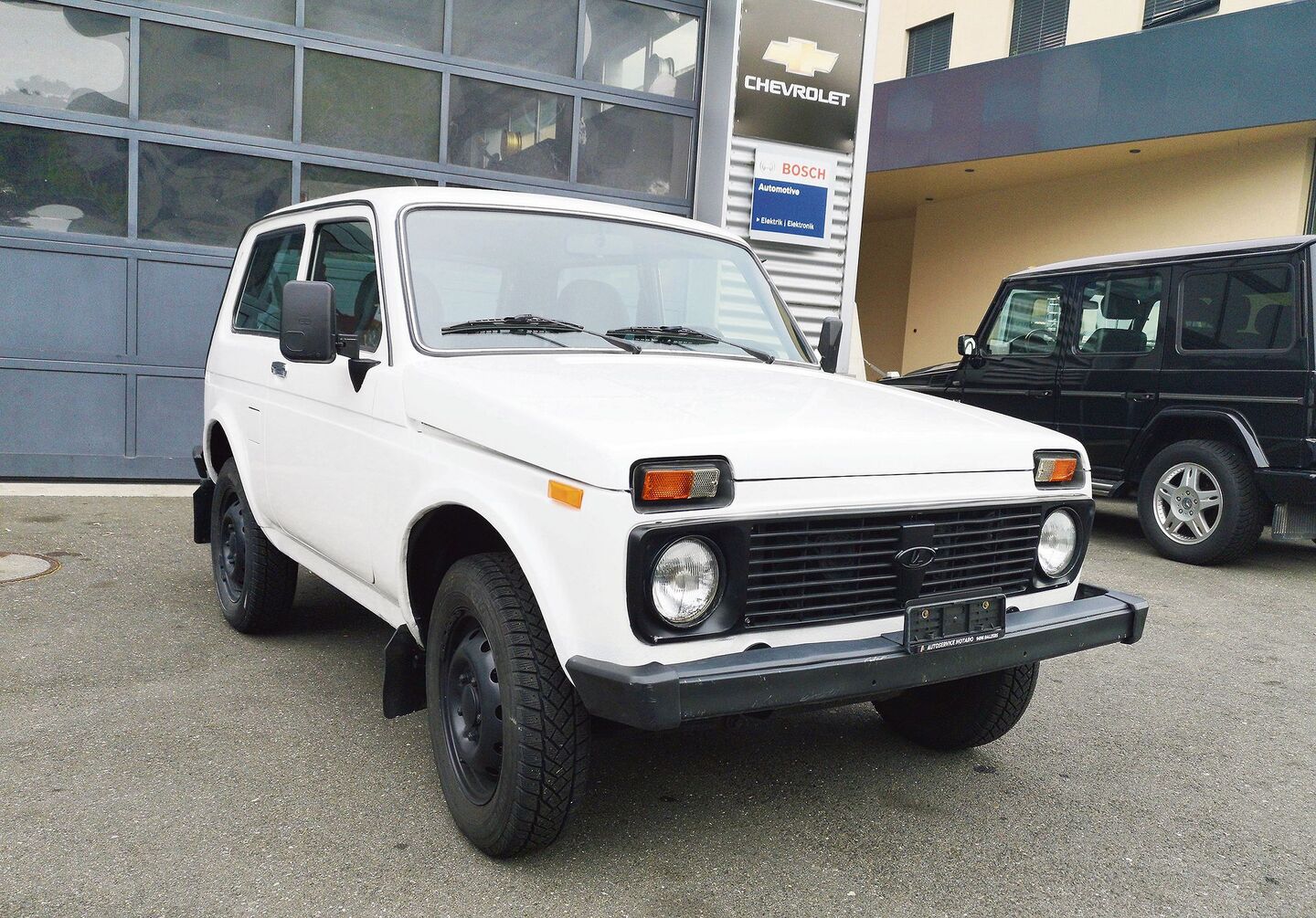 Ein Lada Niva: 30er-Jeepli mit grünem Nummernschild dürfen im Grundsatz nur für landwirtschaftliche Fahrten benutzt werden. Bei illegalen Fahrten besteht ausserdem die Gefahr von Schwierigkeiten mit der Versicherung bei einem Unfall.