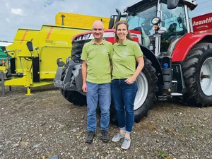 Urs und Tanja Bögli leiten die Firma Odermatt. Sie führen unter anderem die neusten Modelle von Massey Ferguson.