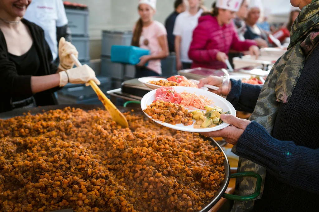 c624e5dd8c72fc29477dc992f4ce68df6edd4142 Trotz Corona kommt auch in diesem Jahr das Essen nicht zu kurz: Statt eines Foodsave-Banketts ist ein Foodsave-Take-Away geplant. (Bild Pascale Amez)