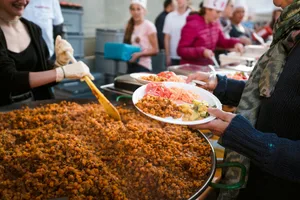 Trotz Corona kommt auch in diesem Jahr das Essen nicht zu kurz: Statt eines Foodsave-Banketts ist ein Foodsave-Take-Away geplant. (Bild Pascale Amez)
