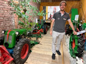 Verwaltungsratspräsident Florian Kaufmann von der Besitzerfamilie der Firma Rapid im Museum in Schöftland.