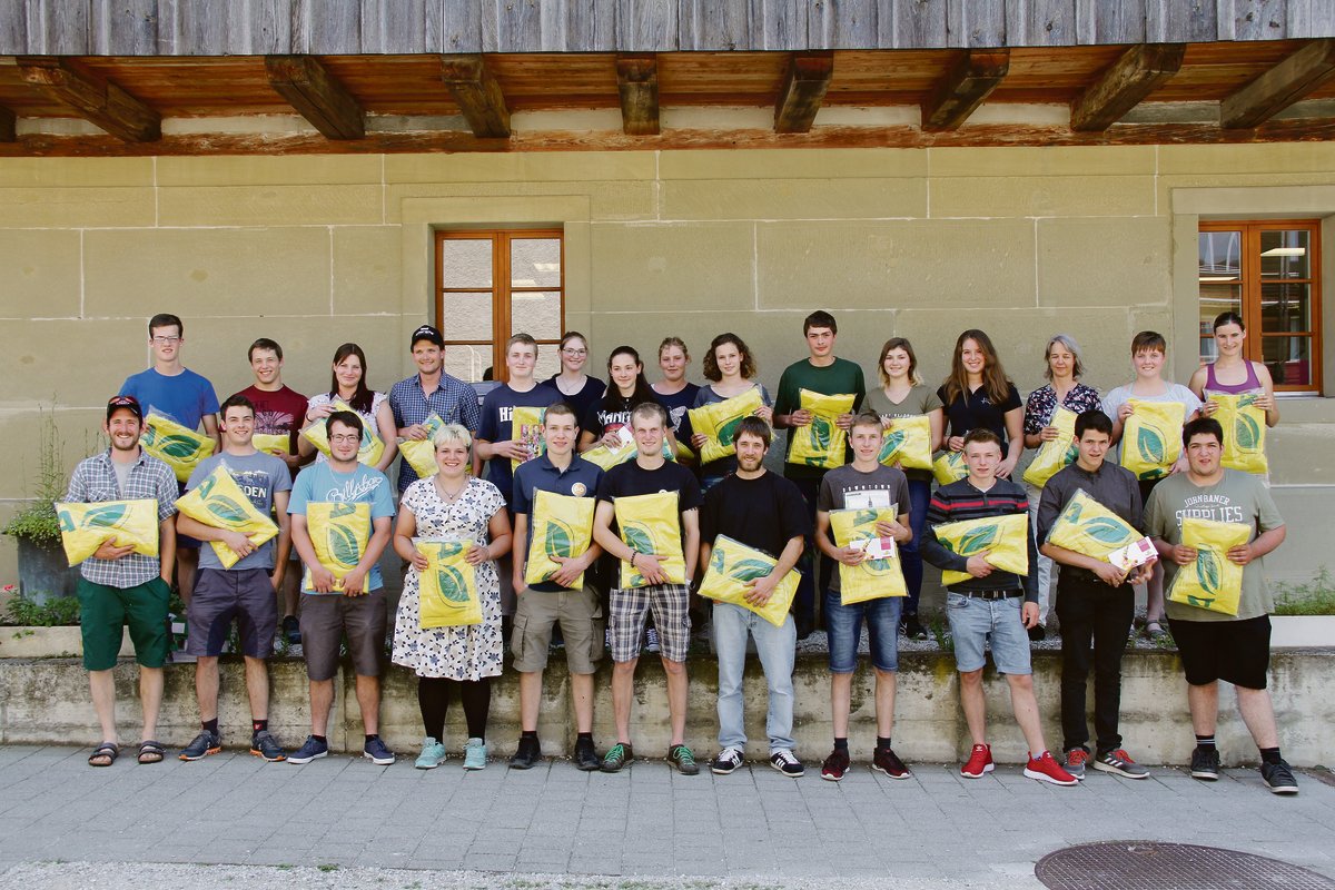 Eine grosse Gruppe konnte für das Bild zur diesjährigen Pflanzenmeisterschaft am Inforama posieren. Es sind Lernende aus dem 2. Lehrjahr der landwirtschaftlichen Grundbildung. (Bilder zVg)