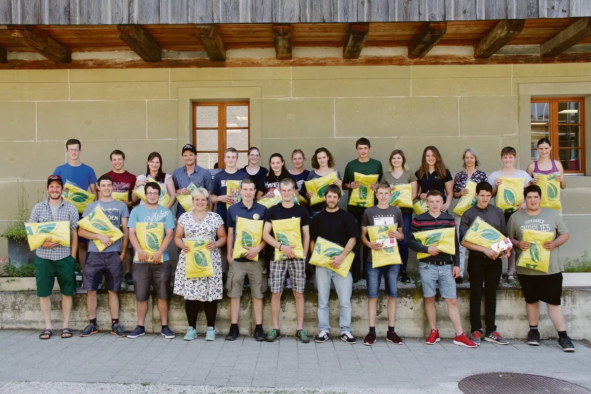 Eine grosse Gruppe konnte für das Bild zur diesjährigen Pflanzenmeisterschaft am Inforama posieren. Es sind Lernende aus dem 2. Lehrjahr der landwirtschaftlichen Grundbildung. (Bilder zVg)