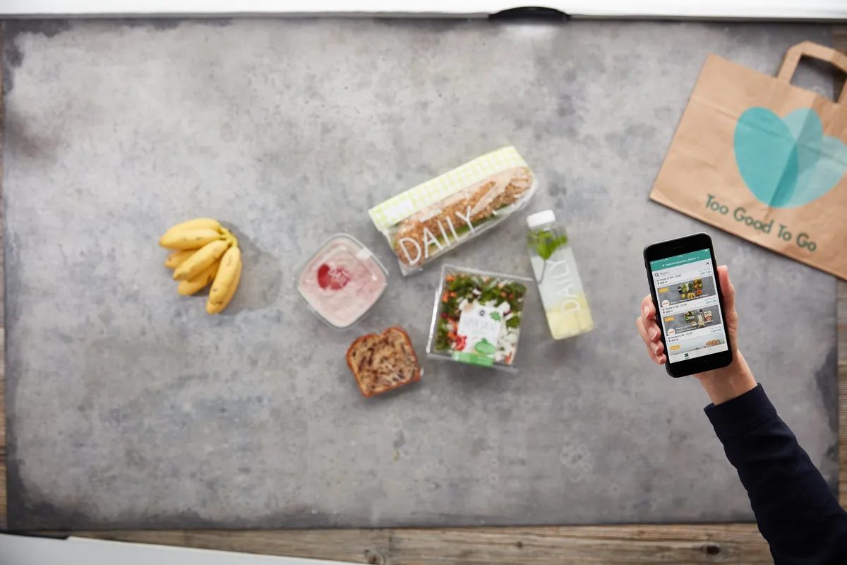 d9ed0afa842a0580a82335a710b94ae9e755bff3 Dank der App können Lebensmittel aus den Migros-Filialen, Migros-Restaurants und- Take aways vor dem Verderben gerettet werden. (Bild Migros)
