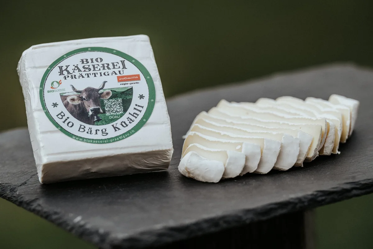 Kaese_BioKa__serei_Pra__ttigau Bio Käserei Prättigau lanciert Käse mit Kuhgeschichten