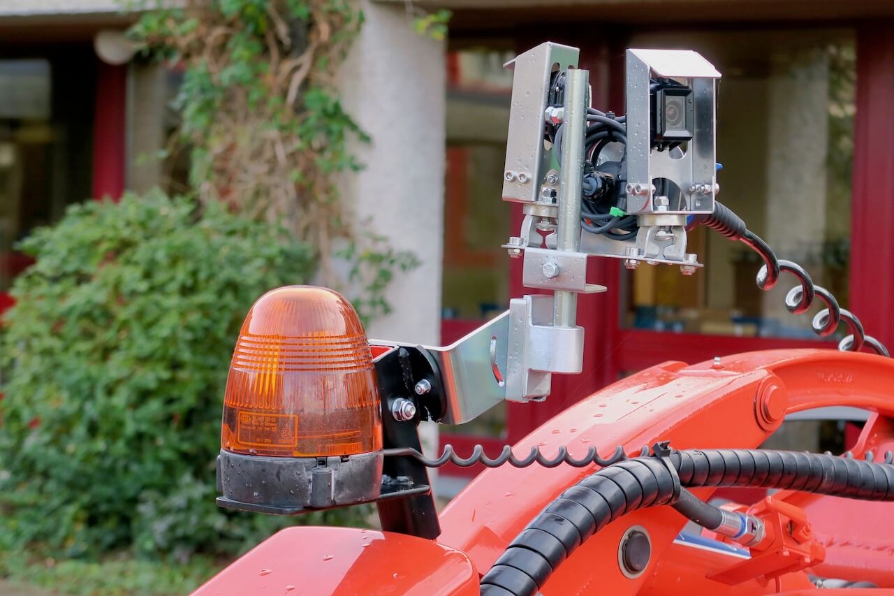 Ist der Überhang mehr als vier Meter, sind Kameras zur Erkennnung des Querverkehrs vorgeschrieben. Bild: Jürg Vollmer