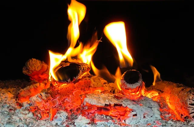 4c14ae360755035b37e215ccb5cfa489a91e580e Ein warmes Feuer im Schwedenofen oder Cheminée verbreitet Behaglichkeit, eventuell aber auch eine beachtliche Menge Feinstaub. (Bild Pixabay)