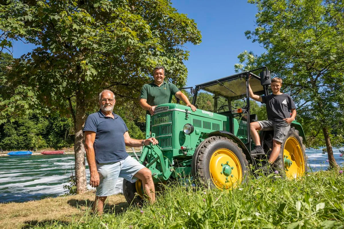 Der Bührer PF 21 ist der TraumTraktor der ganzen Familie Studer. Bild: Gian Vaitl