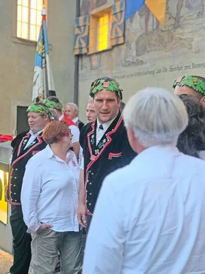 Armon Orlik in der Menge. Der neue Schwingerkönig hat dem Erreichen dieses Titels alles untergeordnet. Nun ist er am Ziel angekommen.