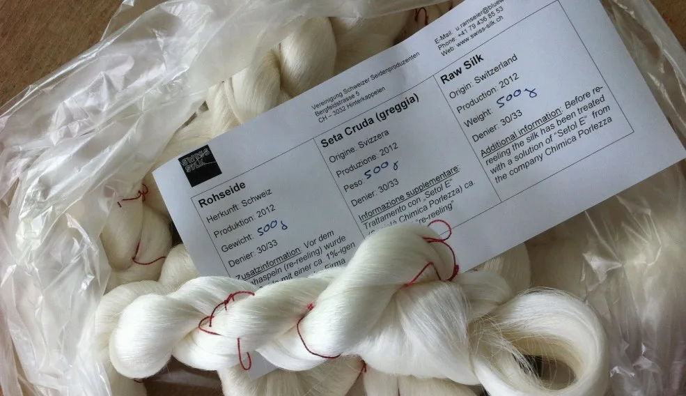 458cfdf993940aa59d8f4a0c6c2aa96cc99a3094 Aus neun Kilo Kokons kann etwa ein Kilo Rohseide hergestellt werden. (Bild Swiss Silk)