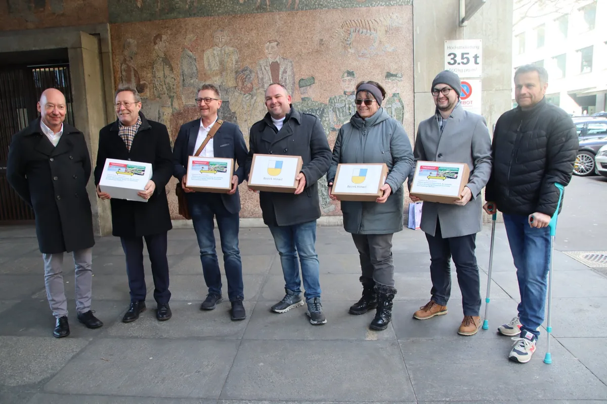 Mit zwei Petitionen gegen die Versumpfung von Zürcher Kulturland