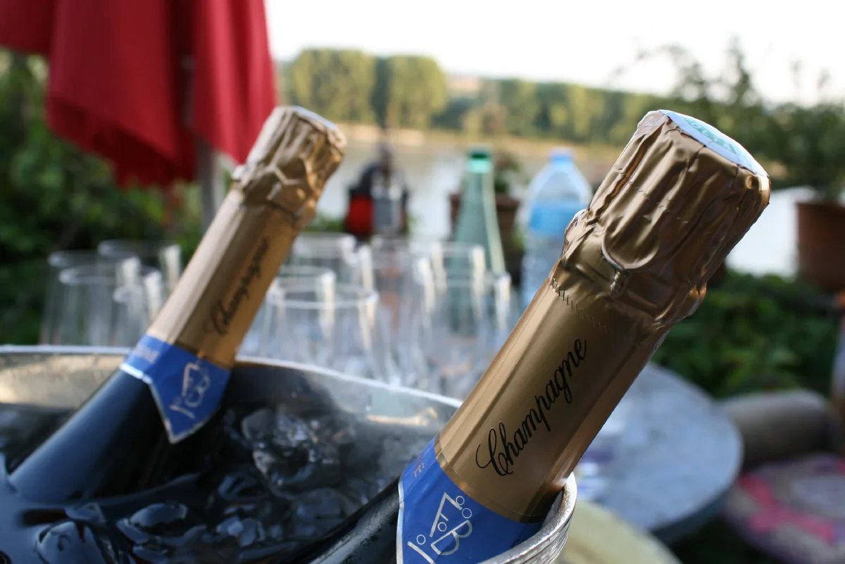 champagner Waadtländer unterliegen im Champagner-Streit