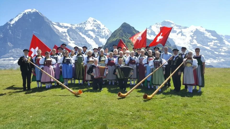 BZ_LAN3-22-Tracht Das Tanzen in der Tracht ist fester Bestandteil im Leben von Ruth Bucher