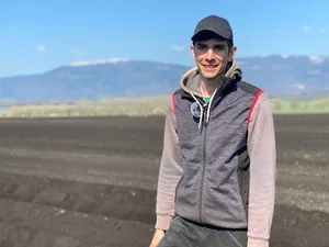 Mit der Lehre zum Landwirt will Patrick von Rotz aus Hombrechtikon ZH die Komplexität des Berufs verstehen und sehen, was alles dahintersteckt. Auf schweren Maschinen fühlt er sich am wohlsten. (Bilder sjh)
