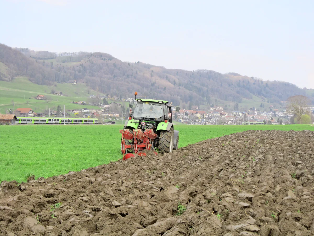 Umfrage in der Branche: Die Zwischenbilanz auf dem Landtechnikmarkt ist positiv