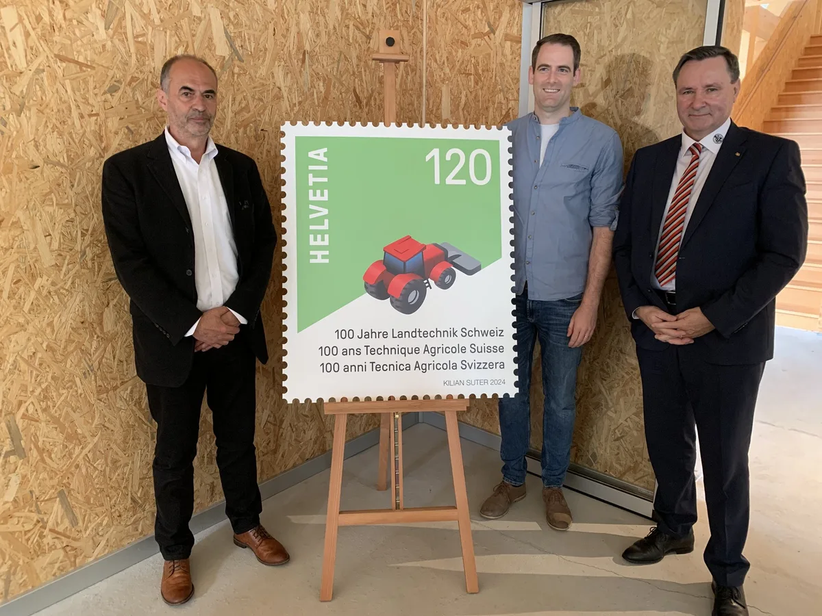 Briefmarke-Straessle-Suter-Salzmann-2024-js Ein Traktor ziert die neue Briefmarke