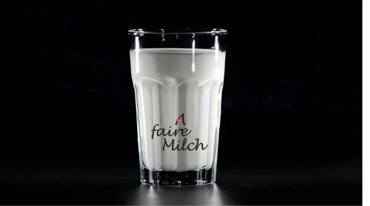 cd09cc76bad4c99ad1f80b601ffd6ef13a5c9f4a Verschiedene Molkereien sollen dem Projet «A faire Milch» zuwider gehandelt haben. (Bilder Alexas_Fotos/Pixabay und afairemilch.at, Montage jsc)