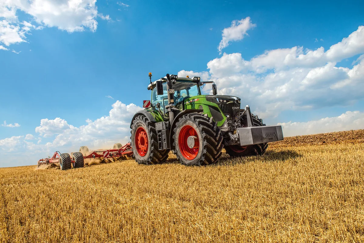 79841b6070135b9c881fc2eb2d143bd240ff1e3c Die Fendt 900 Vario-Baureihe ist konsequent auf die Anforderungen von Grossbetrieben und Lohnunternehmern weltweit abgestimmt. Bild: zVg