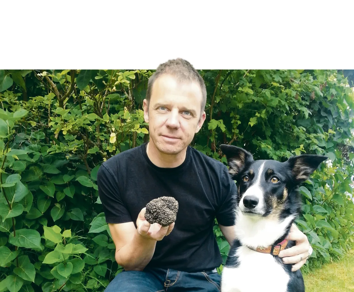 Stefan Spahr ist Präsident des Vereins Trüffelproduzenten Schweiz und und erntet seit 2015 eigene Trüffel von einem Selbstversuch mit 120 Bäumen. (Bild zVg)