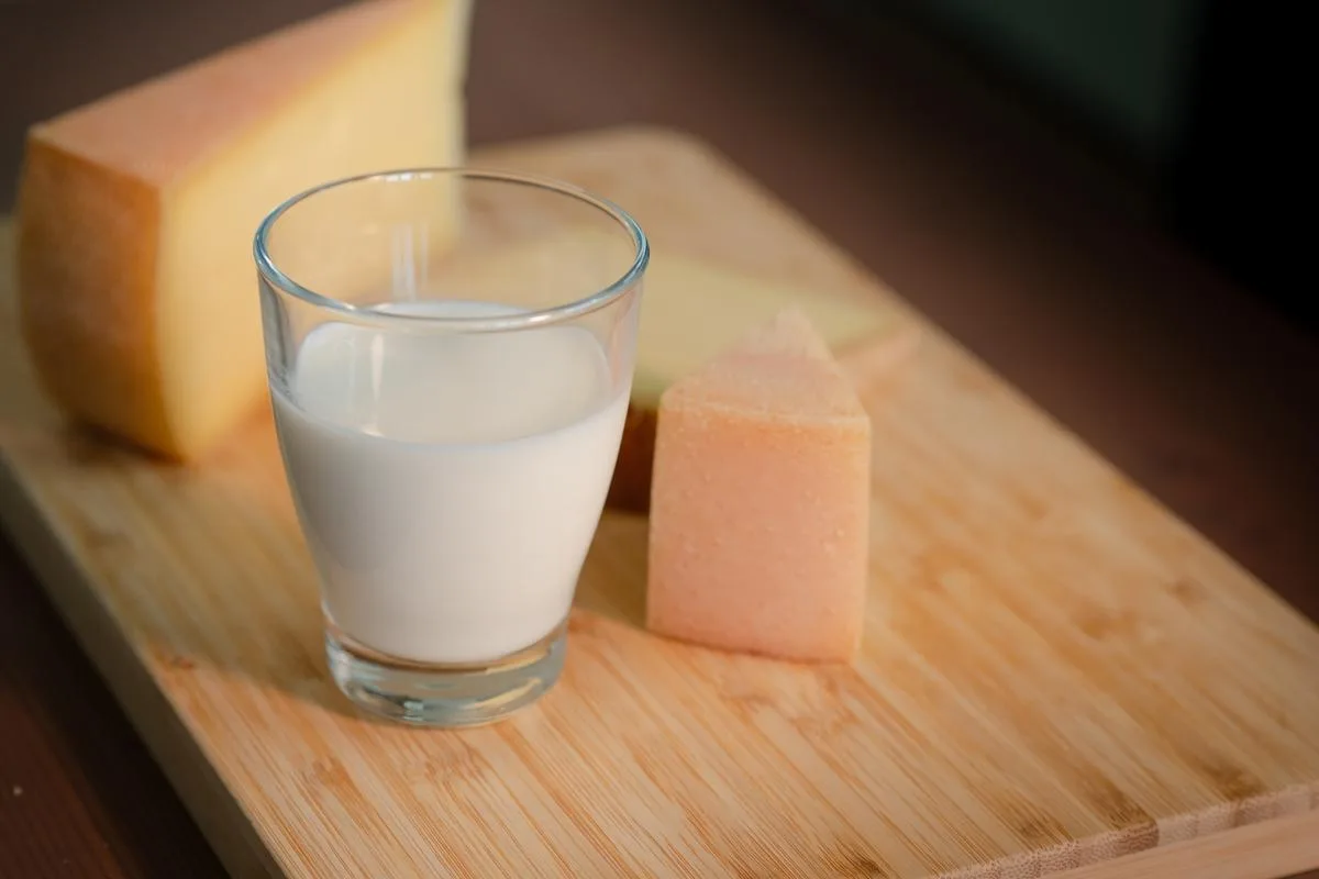 ka__se-milch-brot68-1200px Weltmarkt dämpft die Stimmung: Molkereimilchpreise sinken