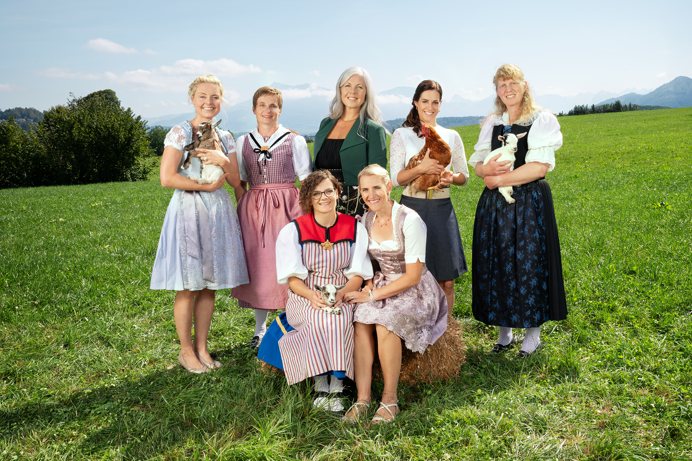 Sie kochen heuer um die Wette: (hinten v.l.) Claudia Kilchmann (Obernau, LU), Sonja Rutz (Küssnacht am Rigi, SZ), Miriam Bienz (Gerzensee, BE), Monika Kern (Amlikon-Bissegg, TG) und Margrit Streiff (Braunwald, GL).
vorne v.l. Angélique Bapst (Oberschrot, FR), Mirjam Leuenberger (Gelterkinden, BL). 

