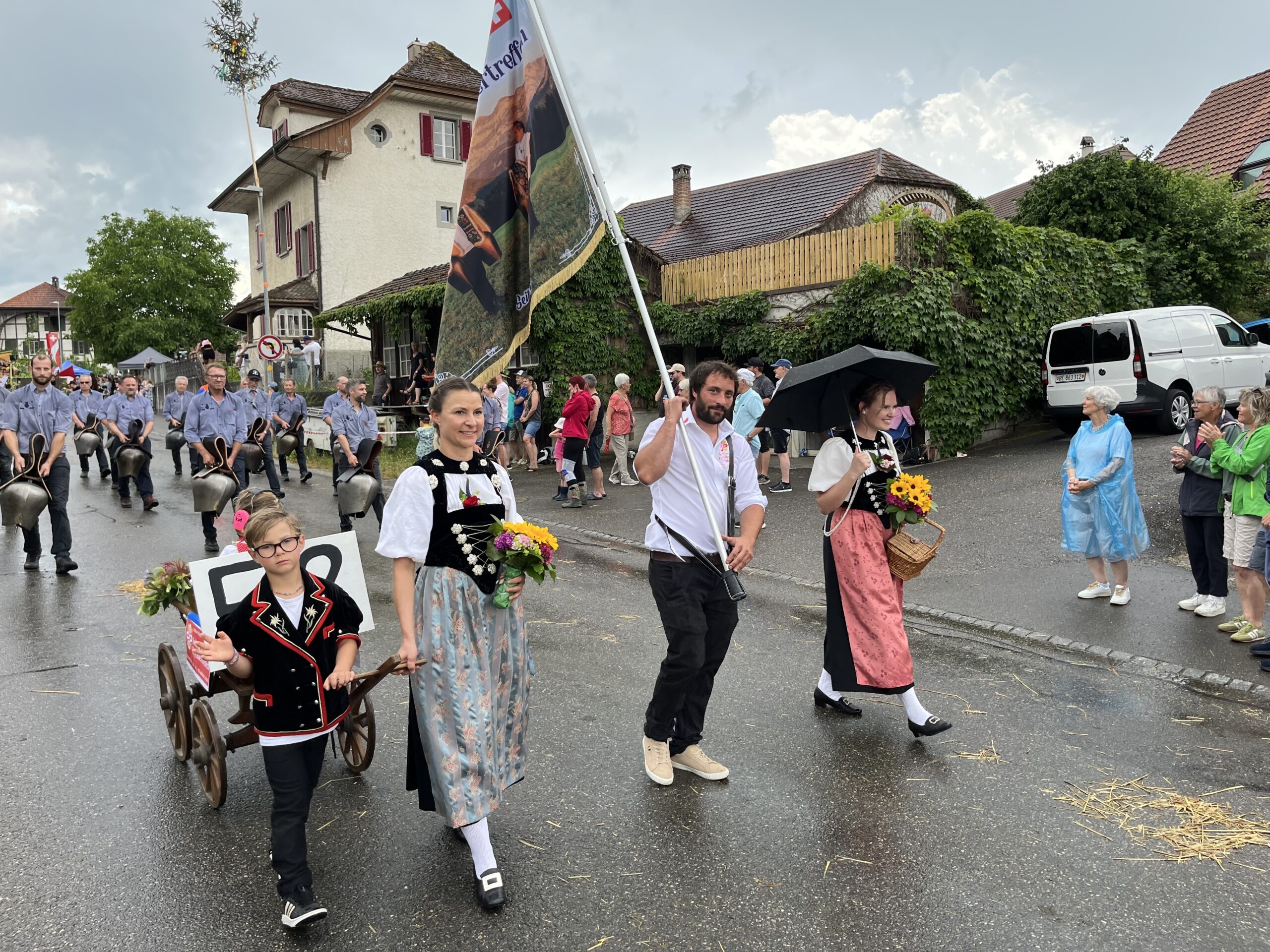 Organisiert wird das Eidgenössischen Scheller- und Trychlertreffen in Schüpfen vom Treichlerclub Seeland mit Sitz in Grossaffoltern.