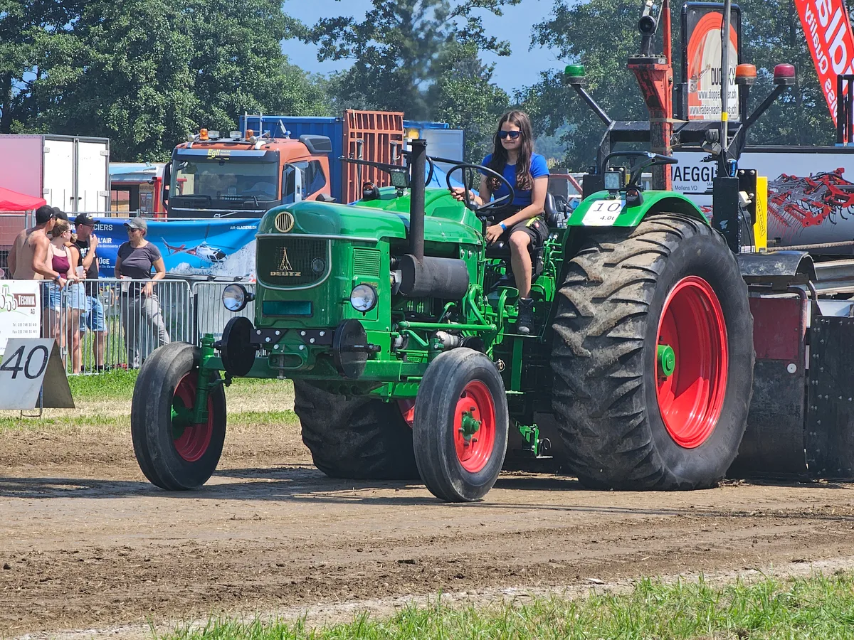 BZ-LT-08-Deutz-pei Michael Müller kaufte einen alten Deutz D9005 in Kanada, heute ist er damit beim Tractor Pulling erfolgreich