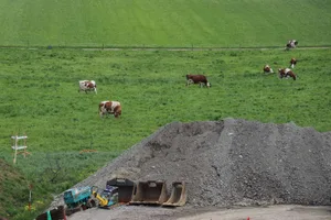 Bauvorhaben in der Landwirtschaft werden durch fehlende Mittel für Investitionskredite auf die lange Bank verschoben.