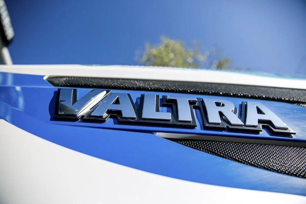 bda12a90c94f56820fb77f20ede01398bef981df In der Schweiz kommen Valtra-Traktoren zu 80 Prozent in der Landwirtschaft zum Einsatz. Bild: Mareycke Frehner