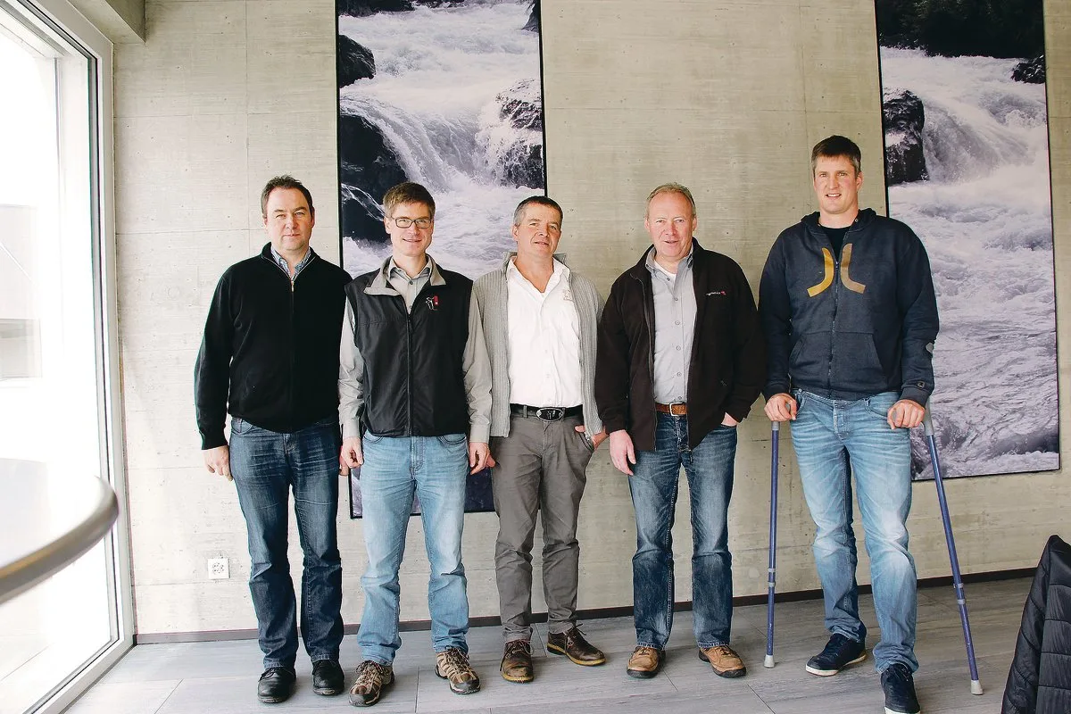 An der GV von Swiss Limousin referierten Matthias Gerber, Daniel Flückiger; Franz Burri leitete die Versammlung, und Andreas Bigler vertrat Swissgenetics. Roman Strupler ist neu im Vorstand.(Bild H. Rüssli)