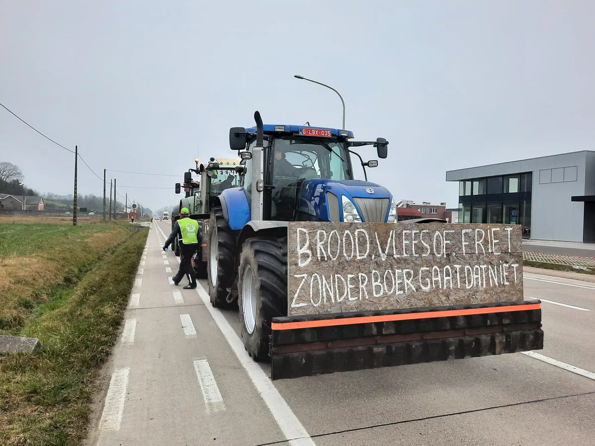 traktor_flandern Rund 3'000 Traktoren haben Brüssel lahmgelegt