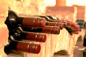 Der Verbrauch von Rotwein blieb praktisch gleich, Schweizerinnen und Schweizer sprachen aber dem Weisswein mehr zu als im Vorjahr.