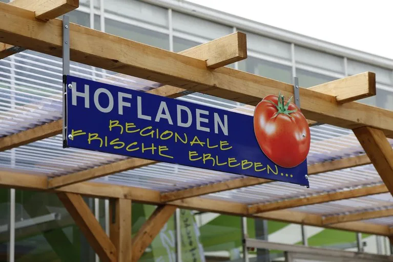 635ab9cecd2f1755789e9def73cb38c975bed0b5 Mit der zunehmenden Direktvermarktung reagieren die Bauernfamilien auf die tiefen Produzentenpreise. (Bild ji)