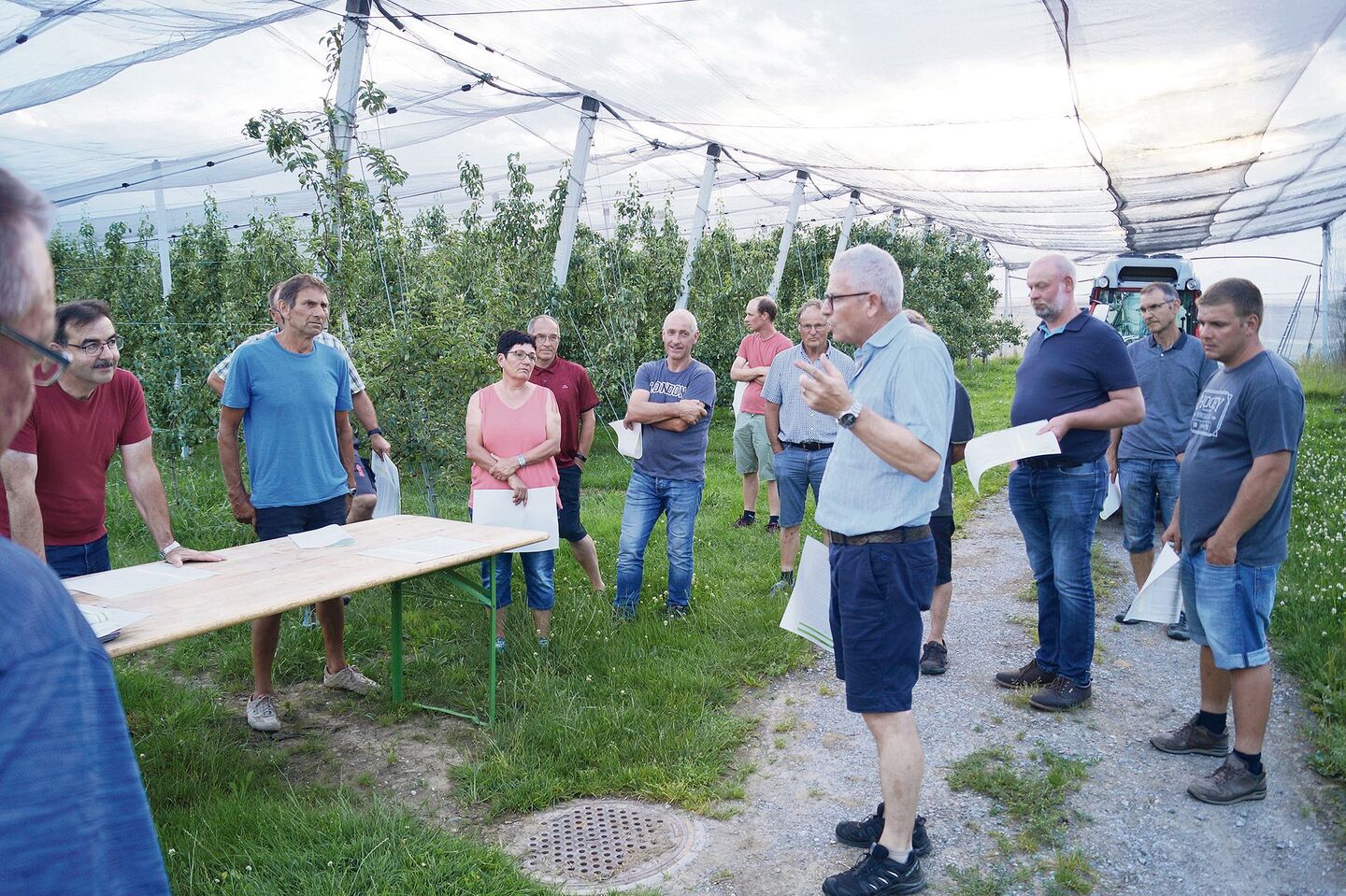 Richard Hollenstein informierte über die Massnahmen für die Branchenlösung «Nachhaltigkeit Früchte», die ab diesem Jahr für Kernobstproduzenten gilt. Wertvoll waren seine Ausführungen zudem über die neuen Produktionssystembeiträge.