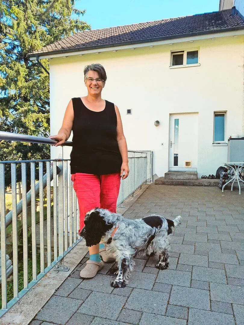 c7930ea1871e7d48ccae0425207726ba51c4f2a528da9bf99c5370a0f7cf4721 Die diplomierte Bäuerin Sandra Schmid Koch auf dem Betrieb in Uezwil.