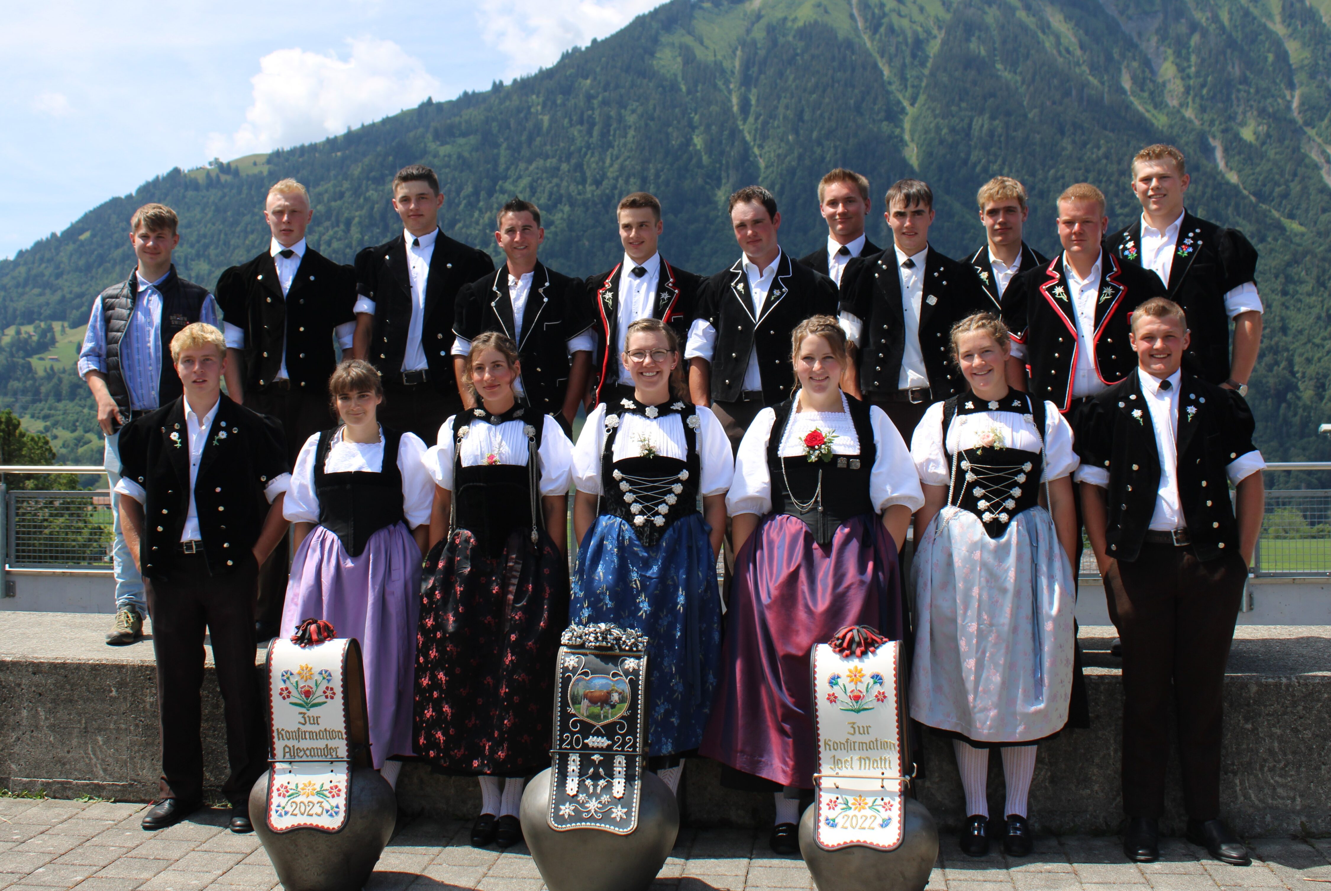 Die Schülerinnen und Schüler der Klasse 3H, besuchten den Unterricht am Inforama Berner Oberland in Hondrich BE. 