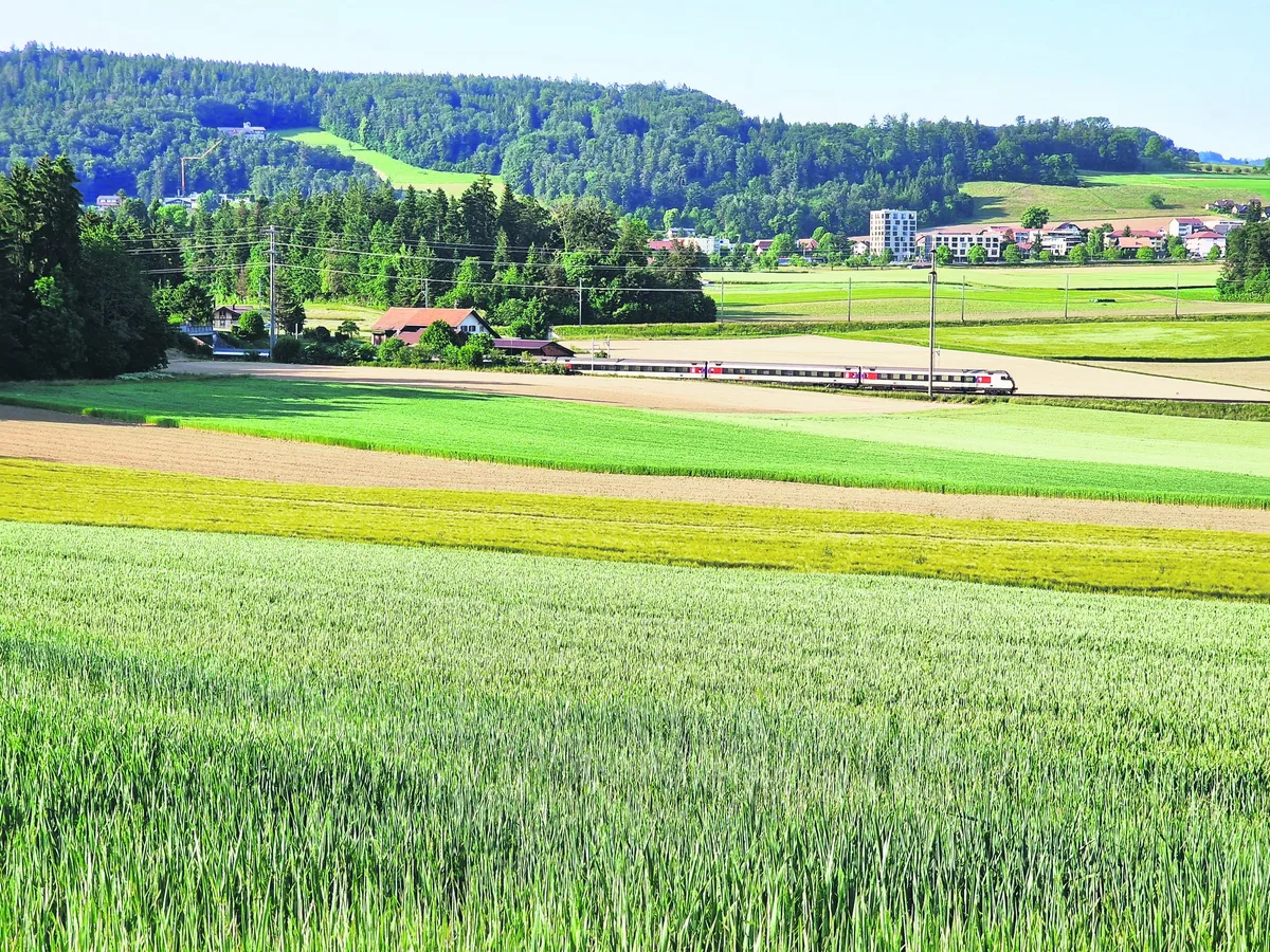 Landwirte sind wegen einer geplanten Baupiste der SBB verärgert