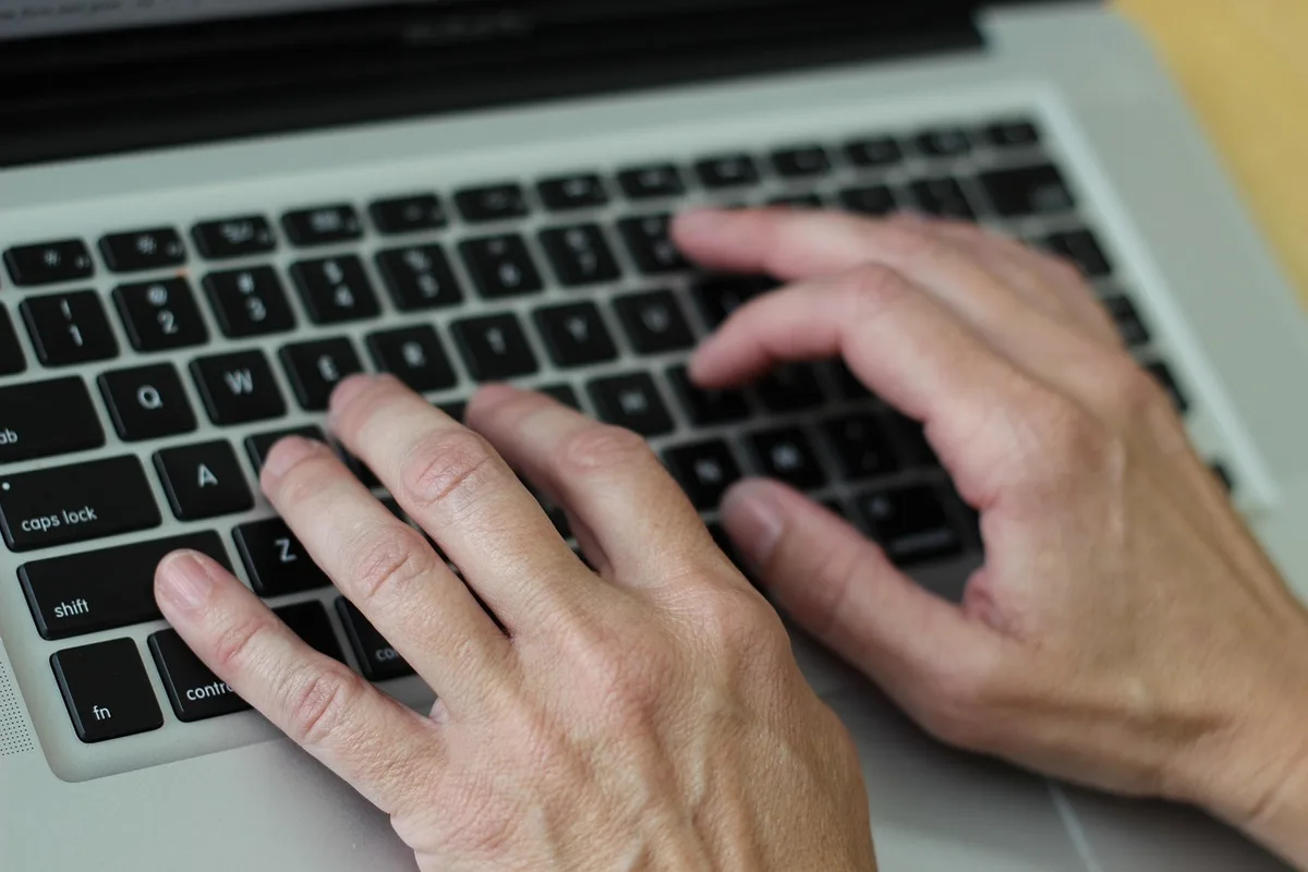 hands-on-keyboard-2148723_1280 Digiflux ist online, auch schon für Landwirt(innen)