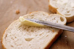 Der sinkende Milchkuhbestand wirkt sich auch auf die Butterlager aus. (Bild Pixabay)
