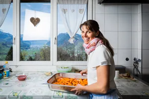 Eliane Schürpf kocht nach Gefühl. Für die Sendung musste sie die Rezepte für ihre Gerichte aufschreiben, was ihr Mühe bereitete.