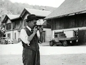 Walter Schmid, der Werkführer an der landwirtschaftlichen Schule Strickhof, filmte sowohl den Schulalltag auf dem Strickhof als auch seine Reise in die USA 1935.