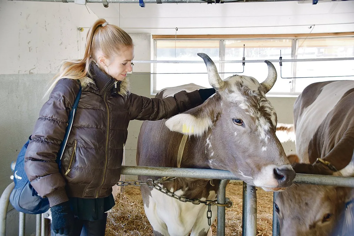b199e330c6fec6abc64f92e7be3b213ea2774eee Meret Schneider setzt sich mit Leidenschaft für das Wohl der Tiere ein. Sie arbeitet auch regelmässig auf einem Gnadenhof für alte Nutztiere. (Bild jba)