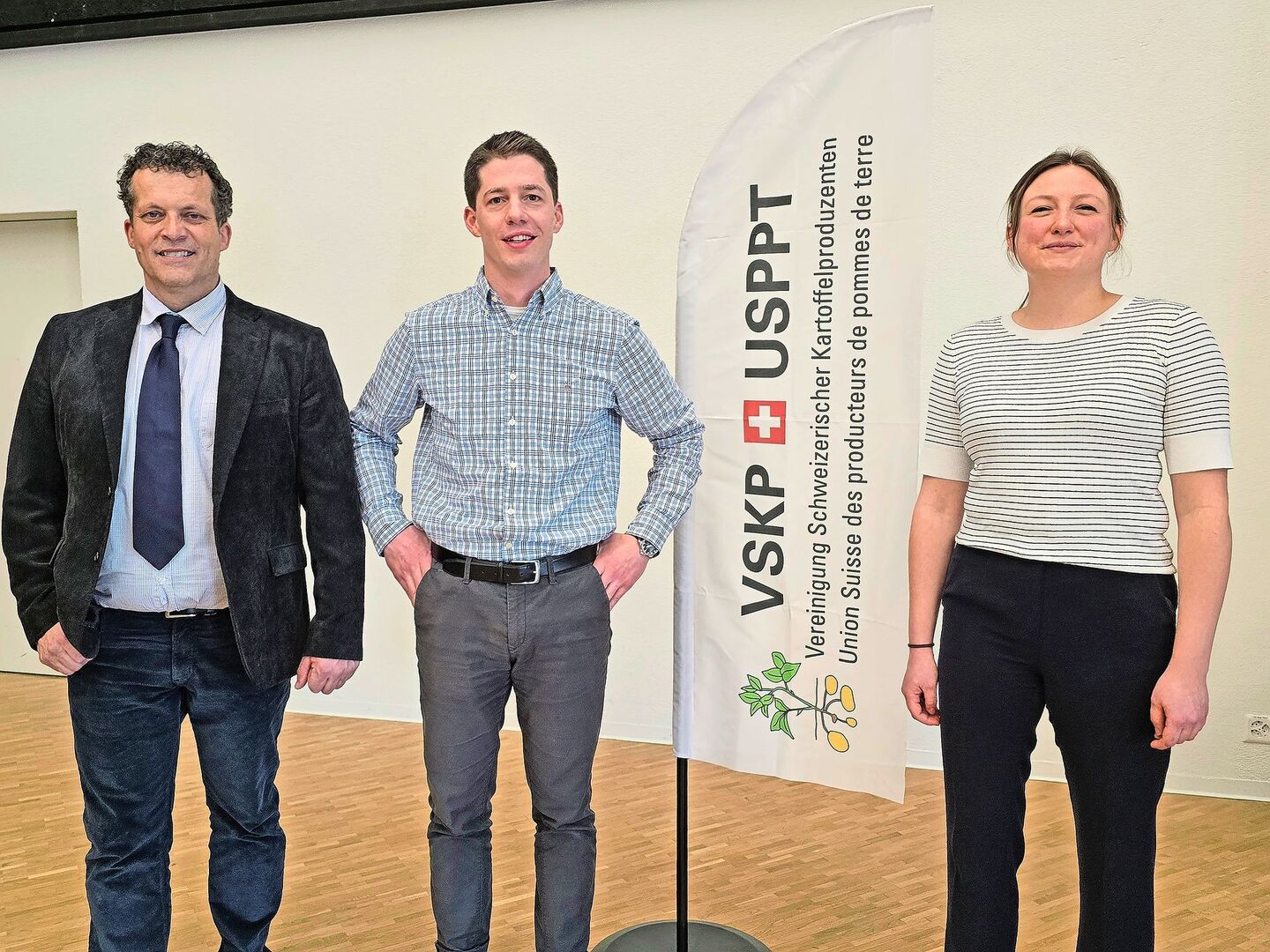 Ruedi Fischer (links) ist als Präsident des VSKP nach 18 Jahren zurückgetreten. Sein Nachfolger ist Niklaus Ramseier, der die Geschäftsführung an Lara Stamler übergeben hat.