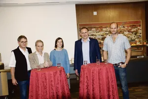 V. l. n. r.: Martin Hirschi interviewte die Runde mit Mathias Binswanger, Barbara Küttel, Beat Bösiger und Stefan Brunner. (Bild Andrea Wyss)
