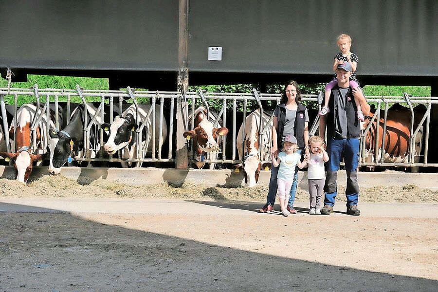 Abgesichert: Familie Ritter legt Wert darauf, dass die Altersvorsorge für beide Ehepartner geregelt ist.