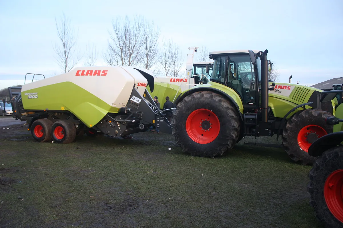 77d9696552b8df72ceca6a076f70a56f4a0bf802 Für 2015 erwartet Claas eine rückläufige Marktentwicklung. (Bild BulldozerD11)