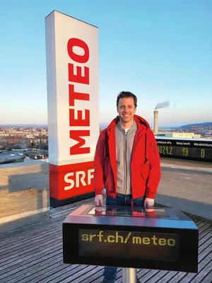 Gaudenz Flury (42) auf dem Meteo-Dach: Seine einfach verständlichen Wetterprognosen basieren auf komplexen Computermodellen.