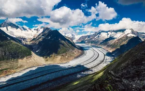 Die Volksinitiative «Für ein gesundes Klima (Gletscher-Initiative)» verlangt eine klimaneutrale Schweiz ab 2050. Hier ein Gletscher im Wallis.